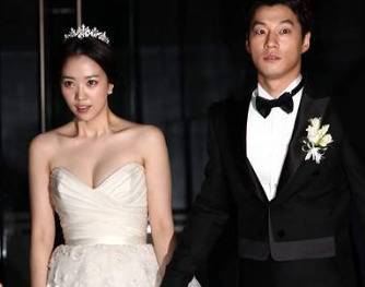 둘이 부부였어?” 벌써 결혼 14년차라는 9살연상연하 커플 | 어썸클