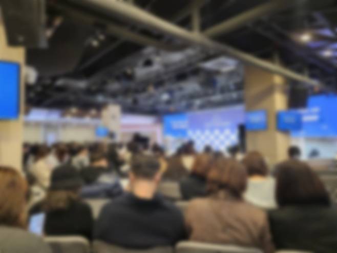 7일 서울 서초구 반포동의 한 영어 유아학원에서 내년도 입학설명회를 진행하고 있다. 이날 설명회를 듣기 위해 200여명의 학부모가 참석했다. 이진우 기자