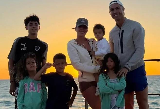 호날두 가족사진./ 인스타그램