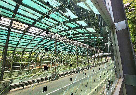 포은대로 방음판 파손 사진. [사진=정재수 기자]