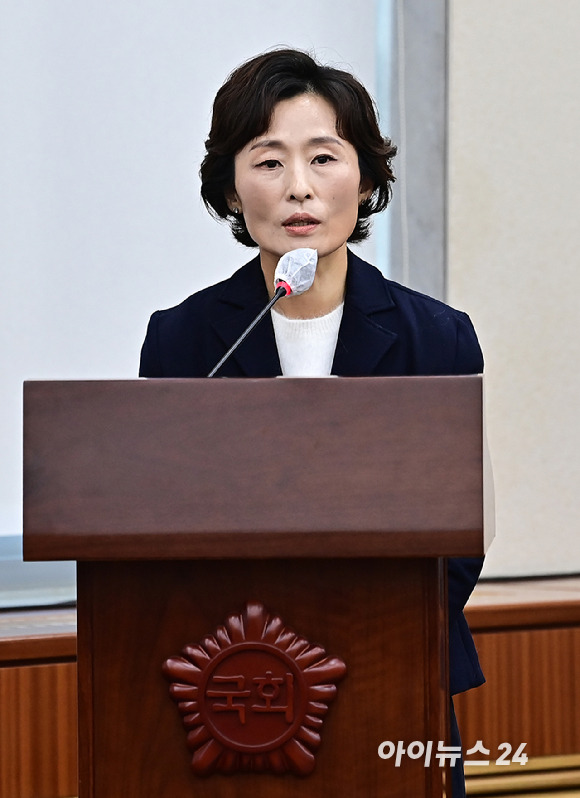 김형숙 한양대 교수가 국회 교육위원회 국정감사에서 의원 질의에 답변하고 있다. [사진=곽영래 기자]