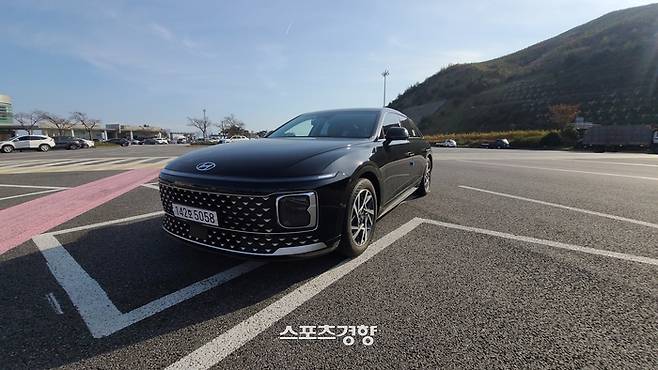 강원도 동해 인근 휴게소에서 그랜저 LPG