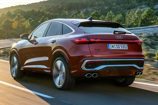 2025 아우디 SQ5 스포츠백 후면