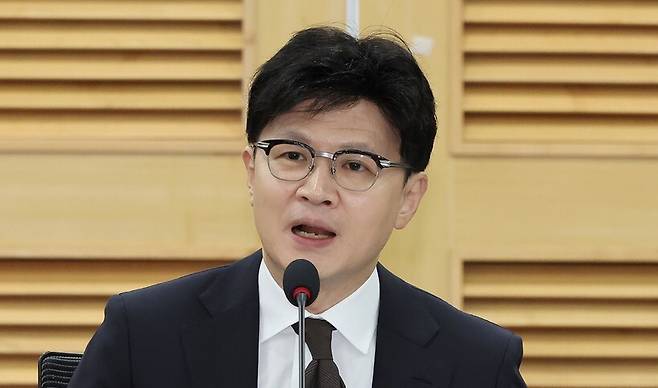 한동훈 국민의힘 대표가 28일 오전 국회 의원회관에서 열린 디지털자산 에스티오(STO) 포럼 조찬 간담회에 참석해 축사하고 있다. 연합뉴스