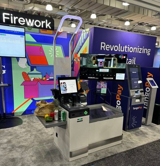 지난 1월 미국 뉴욕에서 열린 ‘NRF 2024’에서 공개한 셀프계산대 솔루션.