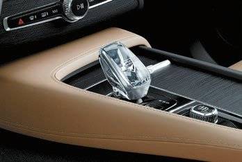 오레포스의 크리스탈 기어 노브.