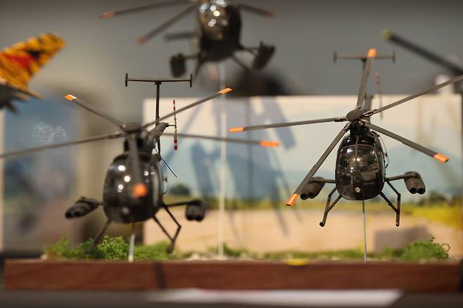 대한민국 육군 500MD 500MD는 민수용으로 생산된 휴즈 500의 군용버전으로, 대한민국에서는 1999년까지 대한항공에서 300여대가 면허 생산되었으며 이스라엘에 30여대를 수출하였다.