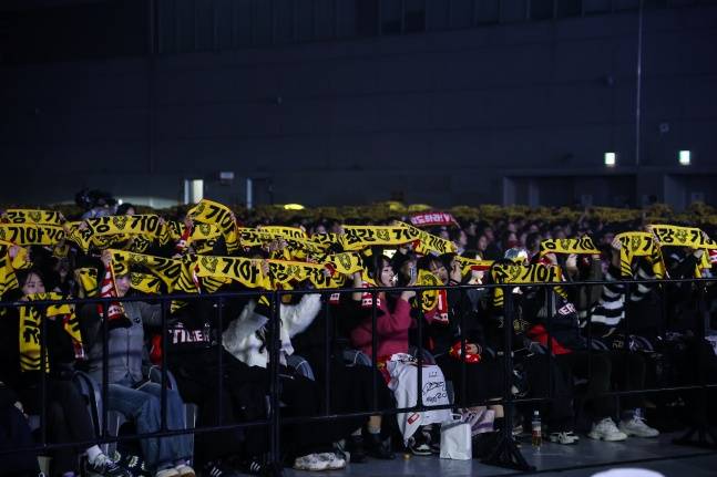 5000명의 KIA 팬들이 30일 광주광역시 서구에 위치한 김대중컨벤션센터에서 열린 'V12 타이거즈 페스타'에서 참석했다. /사진=KIA 타이거즈 제공