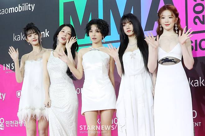 걸그룹 (여자)아이들이 30일 오후 인천 중구 인스파이어 아레나에서 진행된 'MMA 2024'(제16회 멜론 뮤직어워드) 레드카펫 행사에 참석해 포즈를 취하고 있다. 2024.11.30 /사진=김창현 chmt@