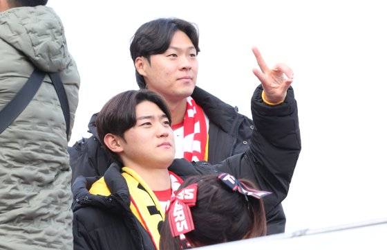 30일 우승 축하 퍼레이드에 나선 KIA 타이거즈 선수단.