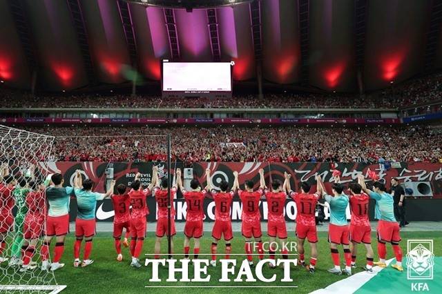 대한축구협회는 종합편성채널 TV조선과 2034년까지 10년 간 축구협회 주최의 국가대표팀 경기와 코리아컵 경기의 TV 중계권 계약을 체결했다고 2일 발표했다./KFA