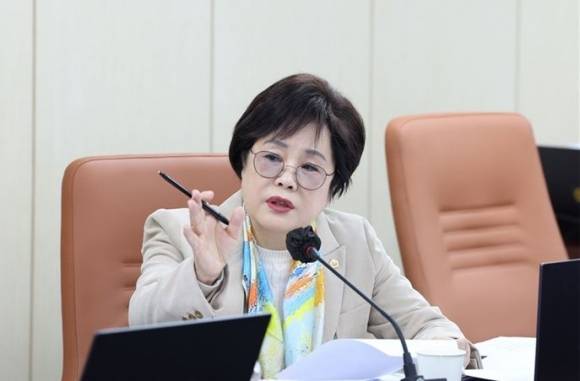 질의하는 이경숙 의원