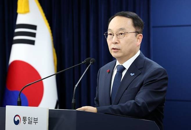 구병삼 통일부 대변인이 2일 오전 서울 종로구 정부서울청사에서 정례 브리핑을 하고 있다. ⓒ뉴시스