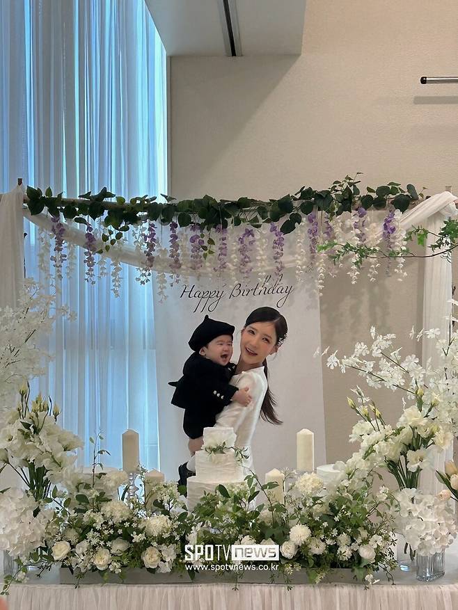 ▲ 한봄과 아들. ⓒ스포티비뉴스DB