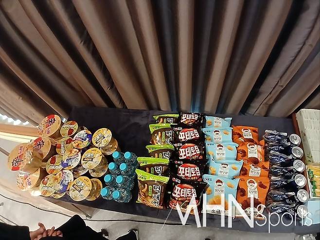 선수들을 위해 준비된 놈심의 간식거리들.(MHN스포츠 엄민용 선임기자)