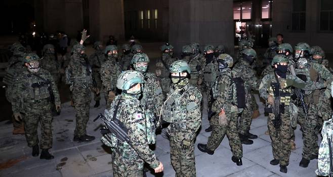 K1 소총을 장착한 특전사령부 병력들. / 사진=뉴시스