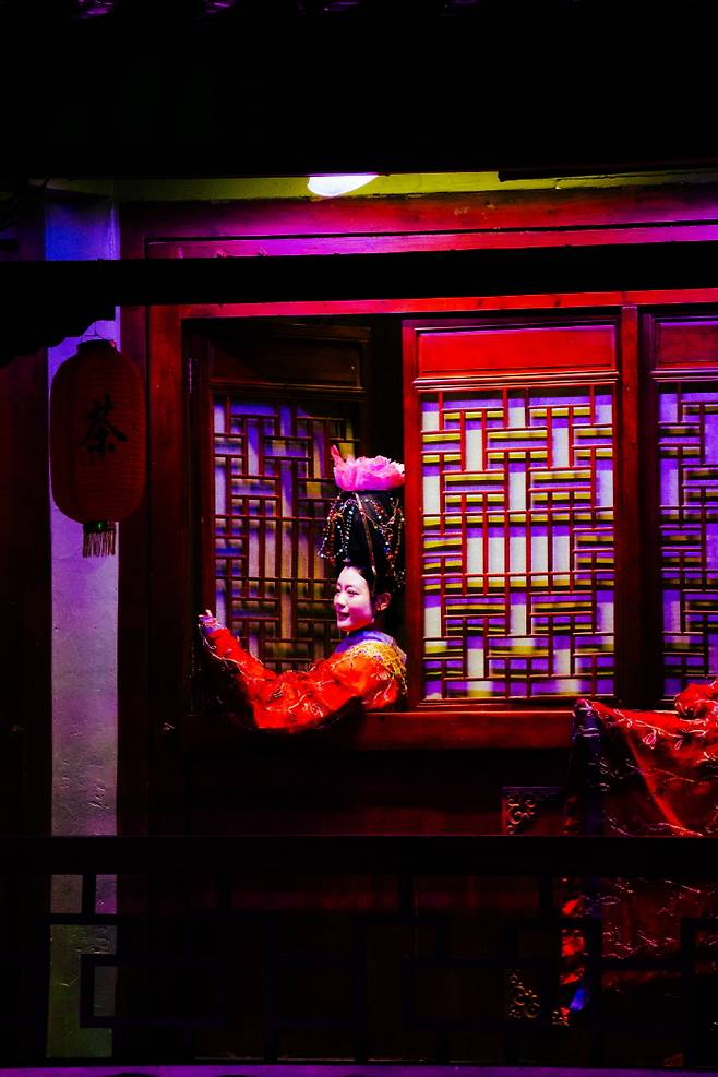 중국어를 알아듣지 못해도 눈과 귀가 충분히 즐겁다