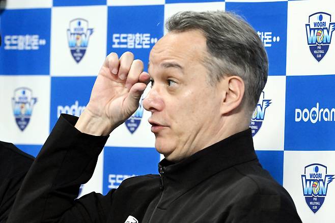우리카드 파에스 감독 (한국배구연맹 제공)