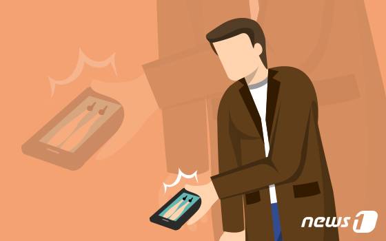 검찰은 제주지방법원 제2형사부 홍은표 부장판사 심리로 열린 A 군(10대)의 아동·청소년의성보호에관한법률위반(성착취물 소지) 등 혐의 결심공판에서 징역 장기 5년·단기 3년을 구형했다./뉴스1