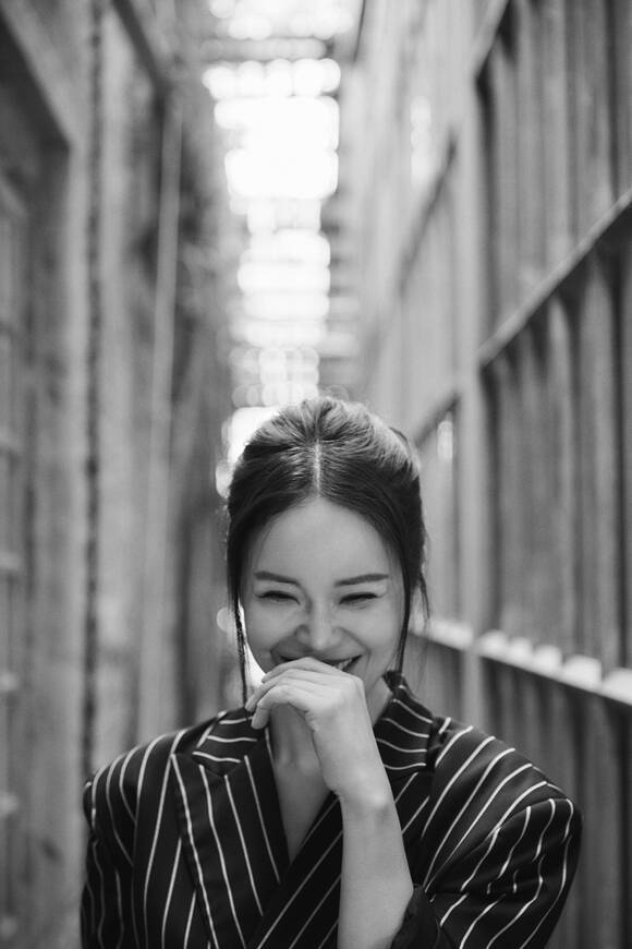 가수 백지영이 2일 새 미니 앨범 'Ordinary Grace'를 발매했다. 데뷔 25주년을 기념하는 앨범으로 백지영은 "위로를 받았다는 반응이 있으면 너무 행복할 거 같다"고 바랐다. /트라이어스