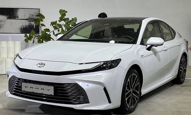 '2025년형 캠리 하이브리드(HEV)