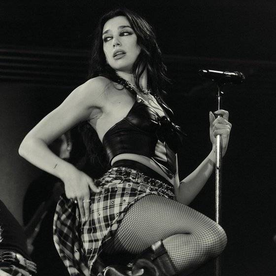 두아 리파는 4, 5일 서울 고척스카이돔에서 내한 콘서트를 열고 양일 4만여 관객을 마주했다. 사진 두아 리파 SNS