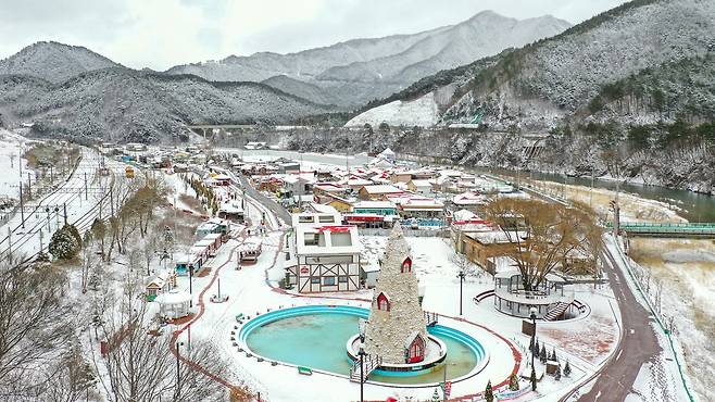 눈 내린 분천산타마을