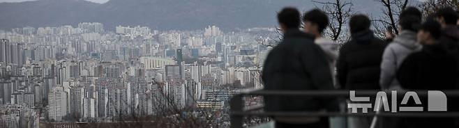 사진은 26일 서울 중구 남산에서 바라본 서울시내 아파트. 뉴시스 자료사진.