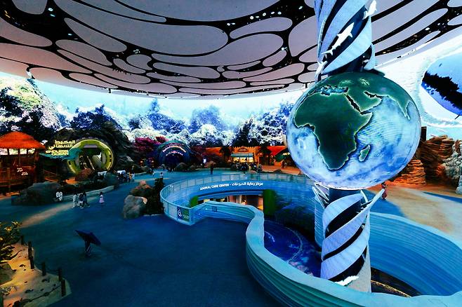 씨월드의 중앙 허브 역할을 하는 '원 오션' 구역. 여기서부터 7갈래로 테마관들이 나뉜다