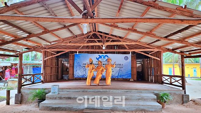 원주민마을 발레발레의 전통춤 공연