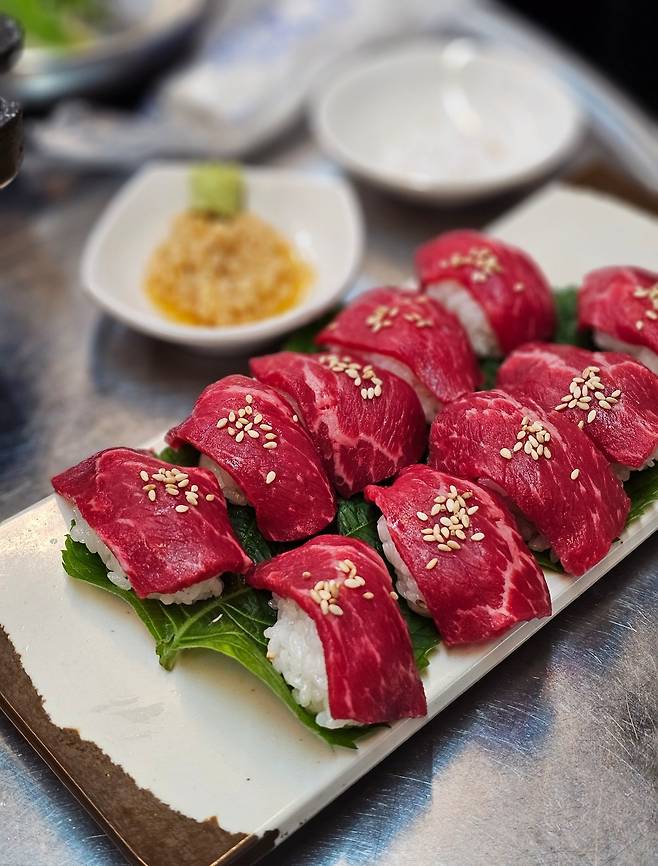 Screenshot_20240327_123532_KakaoTalk.jpg 2024년에 해장국 2800원, 한우초밥 7000원인 안양 식당