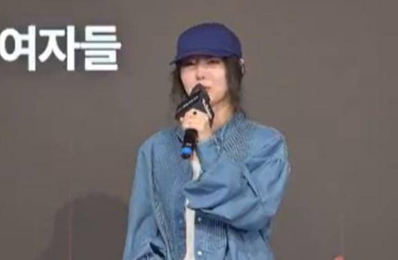 민희진 어도어 전 대표가 사임 이후 첫 공식석상에 등장해 심경을 밝혔다. 한화손해보험X폴인 토크쇼 캡처