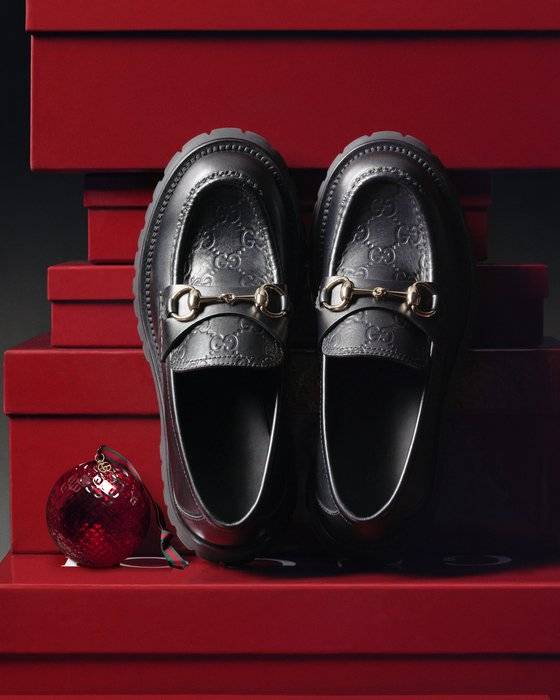 구찌 기프트 캠페인. 홀스빗 로퍼는 동시대를 반영한 디자인으로 매번 진화해 왔다. [사진 구찌]