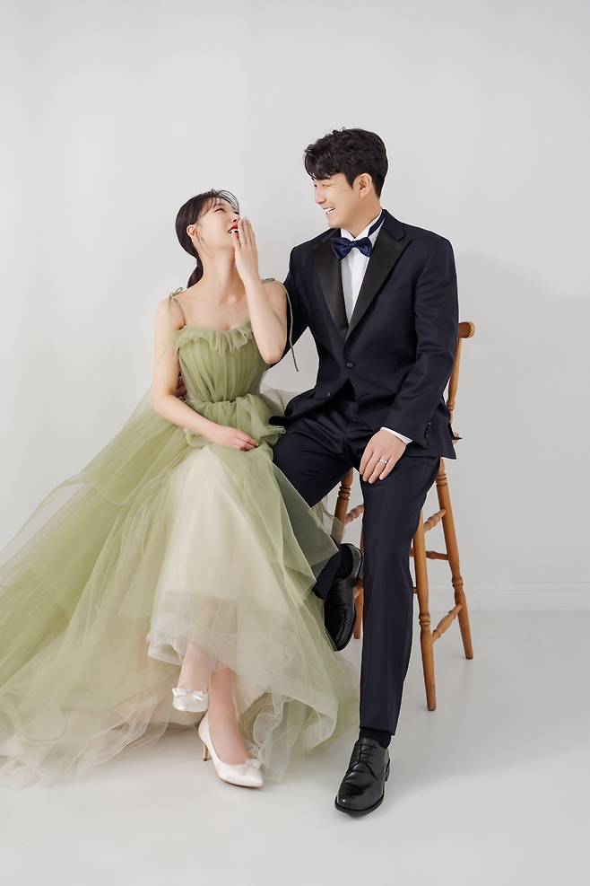 KT 위즈 조이현이 12월 신부와 결혼식을 올린다. KT 위즈