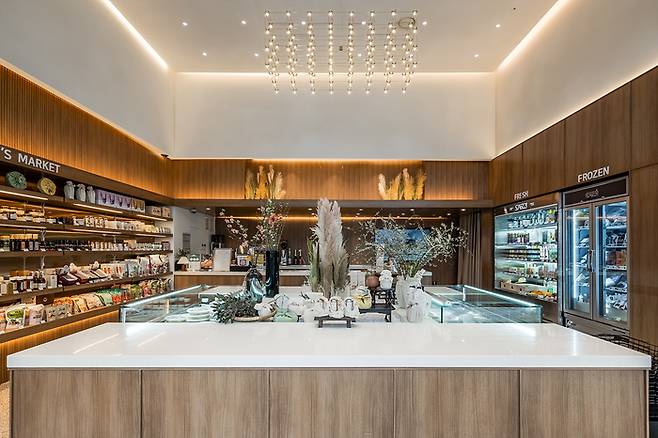 250여 가지 반찬, 지역 특산물을 판매하는 도시곳간 매장. (도시곳간 제공)