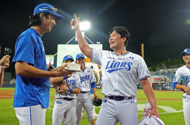 오승환(오른쪽)과 구자욱. /사진=삼성 라이온즈 제공