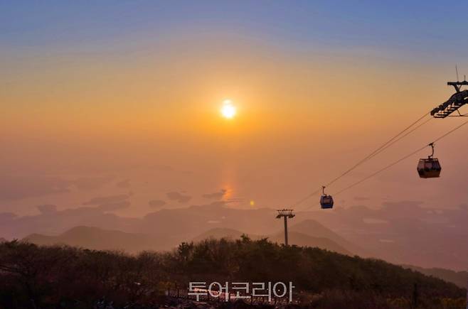 하동케이블카에서 바라본 일출/사진=하동케이블카