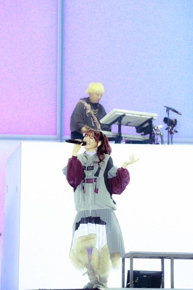 그룹 요아소비가 7일과 8일 이틀 간 인천 인스파이어 아레나에서 두 번째 내한 공연을 펼쳤다. [사진제공 = 리벳(LIVET)]