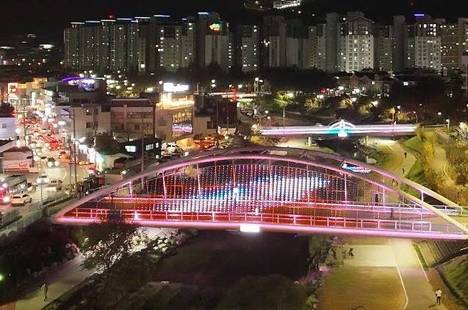 좌광천 교량 경관조명 야경. 기장군 제공