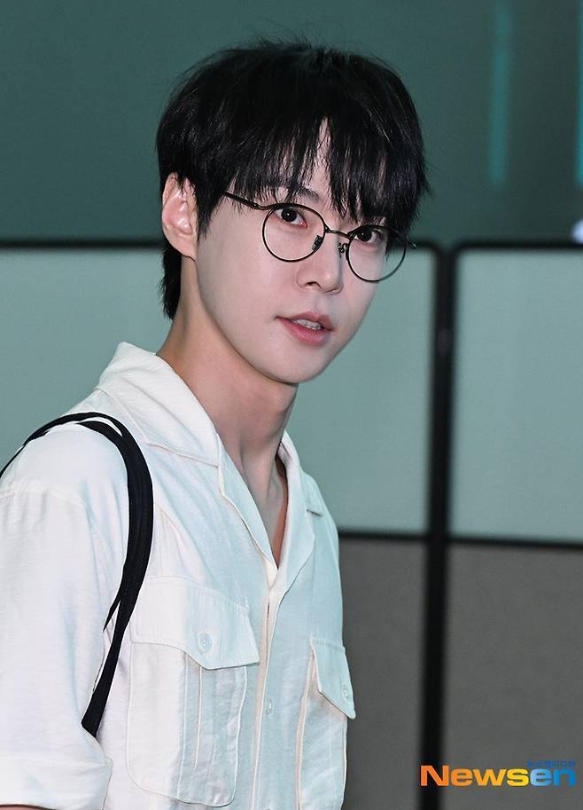 지난 8월 태국 출국을 위해 인천국제공항에 나타난 그룹 NCT 도영(뉴스엔DB)