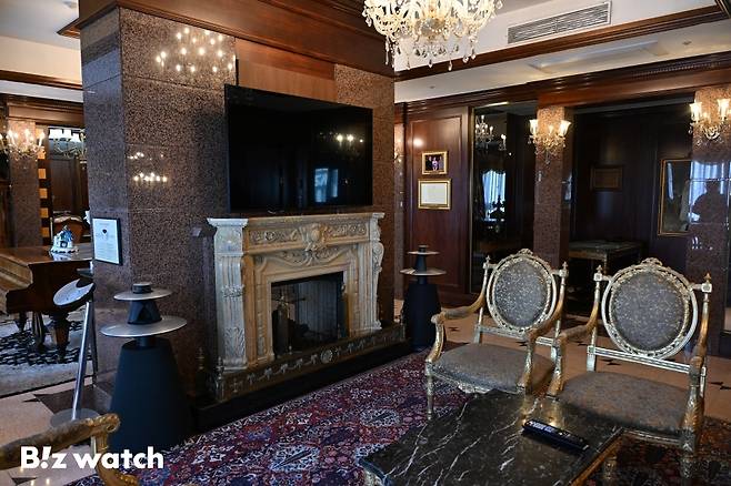 10일 그랜드 머큐어 임피리얼 팰리스 서울 강남이 새단장을 마치고 그랜드 오픈을 하고 있다. 사진은 로얄 스위트룸 모습./사진=이명근 기자 qwe123@