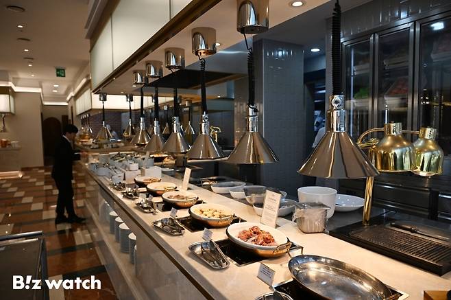10일 그랜드 머큐어 임피리얼 팰리스 서울 강남이 새단장을 마치고 그랜드 오픈을 하고 있다. 사진은 뷔페식 식당 패밀리아 모습./사진=이명근 기자 qwe123@