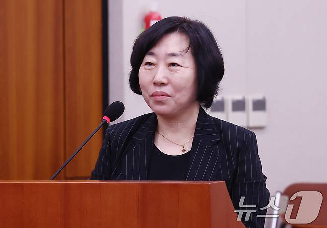 정계선 서울서부지방법원장이 22일 오전 서울 여의도 국회 법제사법위원회에서 열린 서울중앙지방법원, 서울고등법원 등에 대한 국정감사에 출석, 의원 질의에 답변하고 있다. 2024.10.22/뉴스1 ⓒ News1 김민지 기자