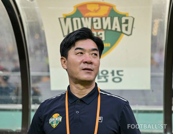 윤정환 감독(강원FC). 서형권 기자
