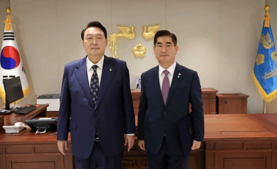 윤석열 대통령과 김용현 전 국방부장관. 대통령실 제공