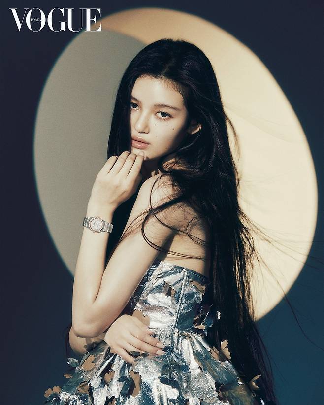 사진=보그코리아, 뉴진스 소셜미디어