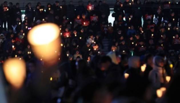 사진은 박근혜 전 대통령 탄핵 당시 촛불 시위의 모습 [사진=연합뉴스]