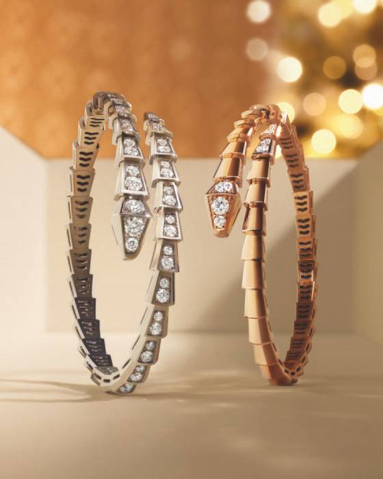 불가리의 세르펜티 브레이슬릿. 다이아몬드로 머리와 몸을 장식한 뱀의 기하학적인 디자인이 특징이다. [사진 불가리]