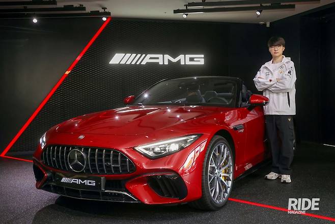 '페이커' 이상혁에게 전달한 AMG SL 63 로드스터