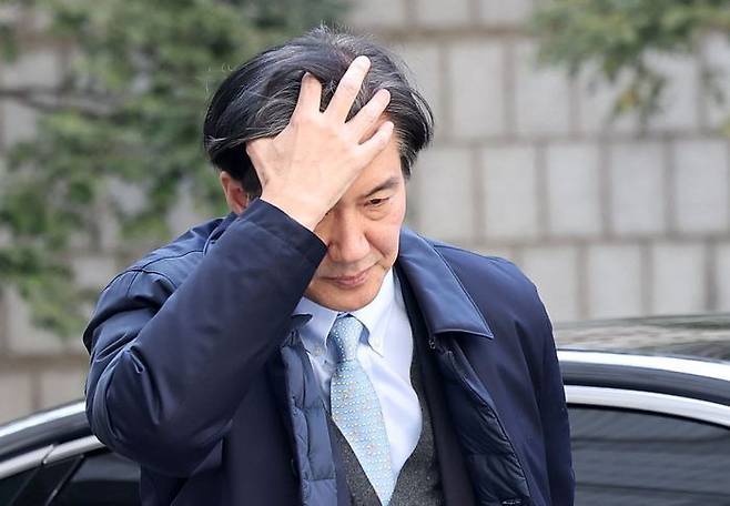 ‘자녀 입시 비리 및 유재수 감찰무마’ 등 혐의로 기소된 조국 조국혁신당 대표가 지난 2월8일 오후 서울 서초구 서울고등법원에서 열린 항소심 선고 공판에 출석하고 있다. ⓒ뉴시스